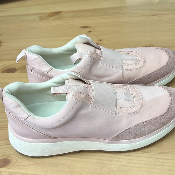 Nordstrom Rack Women’s Sneakers Sz 10M Lt Pink Slip-On EUC - Picture 3 of 9